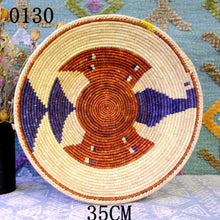 Load image into Gallery viewer, 30 cm-39 cm Round Rustic Hand-woven Straw Designer Model Room Background Wall Hanging Decoration Fruit Plate Bowls
