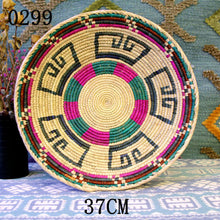 Load image into Gallery viewer, 30 cm-39 cm Round Rustic Hand-woven Straw Designer Model Room Background Wall Hanging Decoration Fruit Plate Bowls
